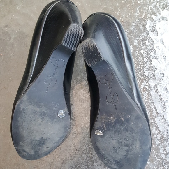 Black wedge shoe by Jessica Simpson size 7 used - Picture 6 of 6