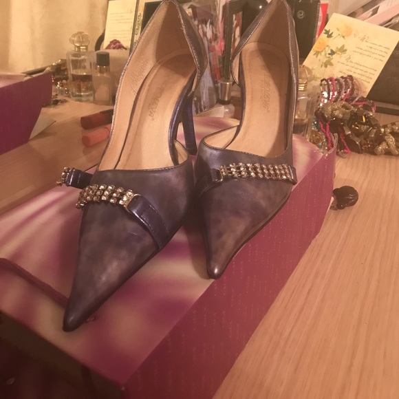 Shoes - Picture 2 of 2