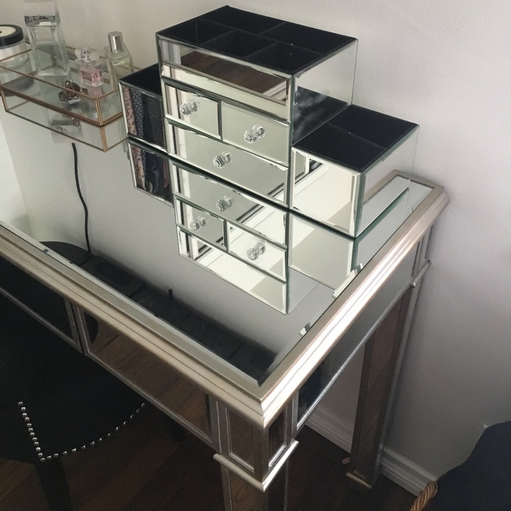 Mirrored makeup and jewelry holder