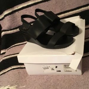 Isaac Mizrahi wedge