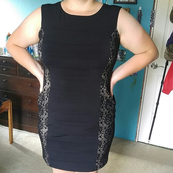 Black and tan-ish pencil dress with lace sides - Picture 4 of 4