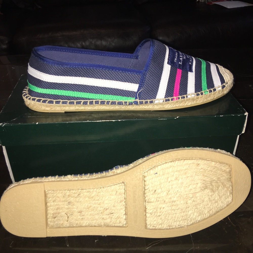 New without tags. Ralph Lauren flats.