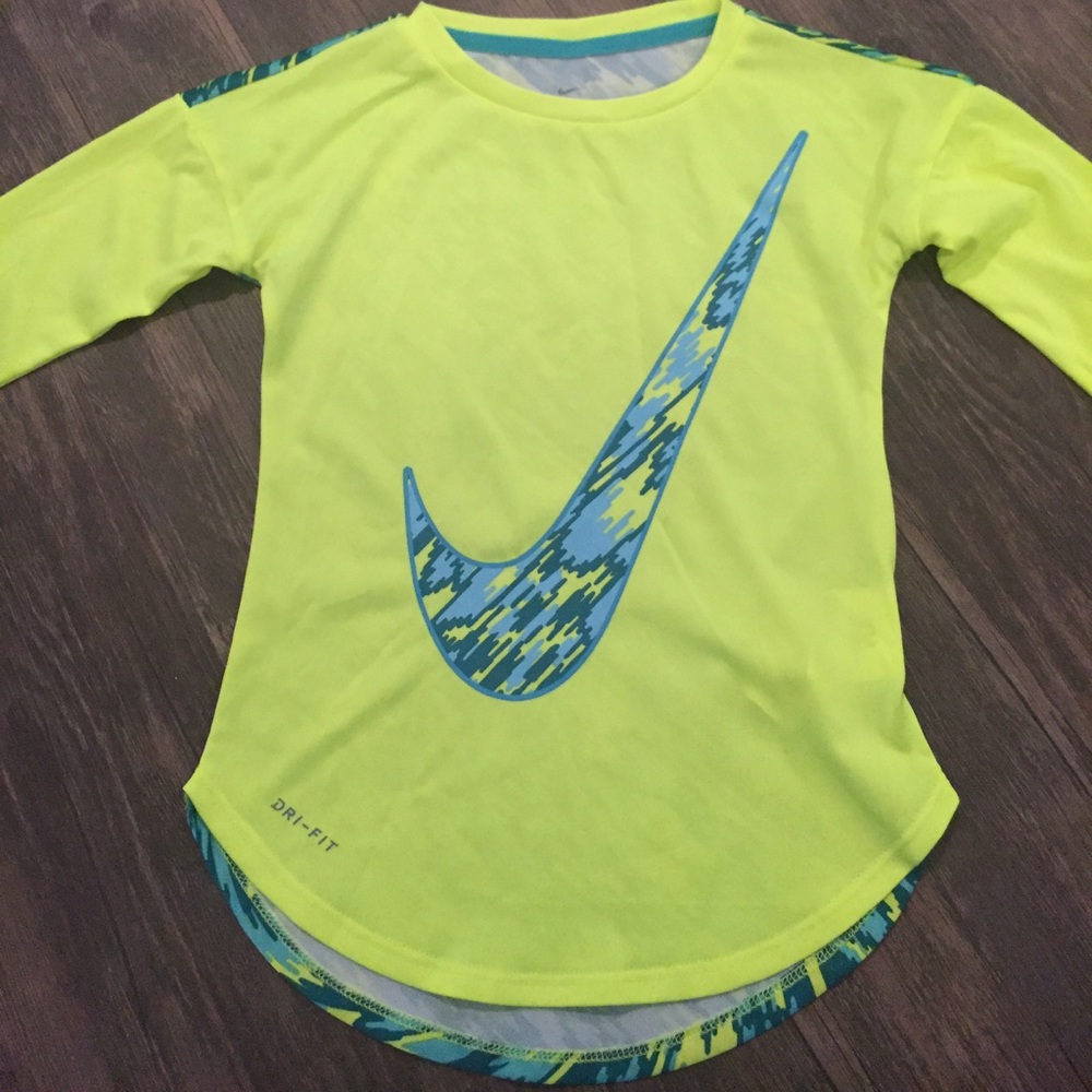 More Photos for Nike Girls Bundle - Picture 2 of 5