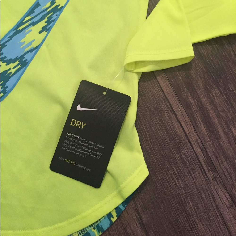 More Photos for Nike Girls Bundle - Picture 3 of 5