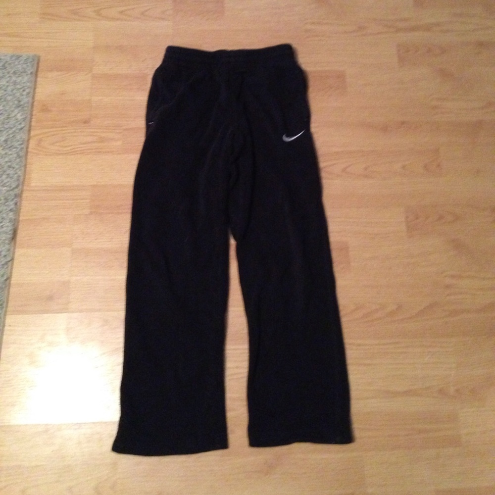 Black Nike sweatpants