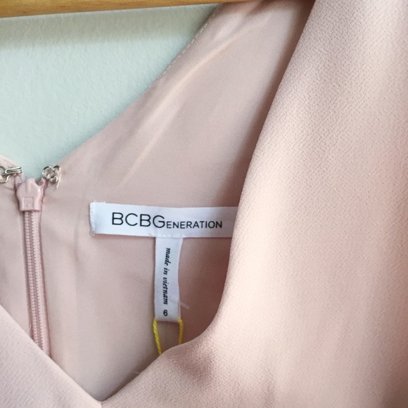 SOLD! 🎀HP🎀 NWT BCBGeneration pink romper - Picture 2 of 5