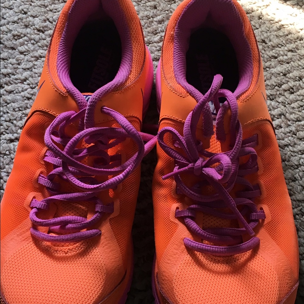 Ladies Nike sneakers