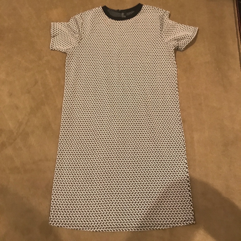 Womens black and white dress rarley worn