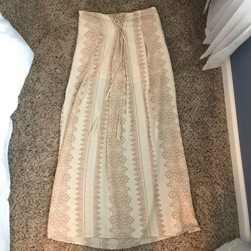 Patterned maxi skirt
