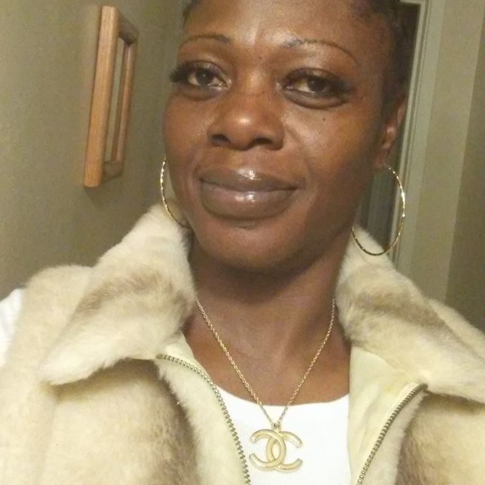 Meet your Posher, Angela