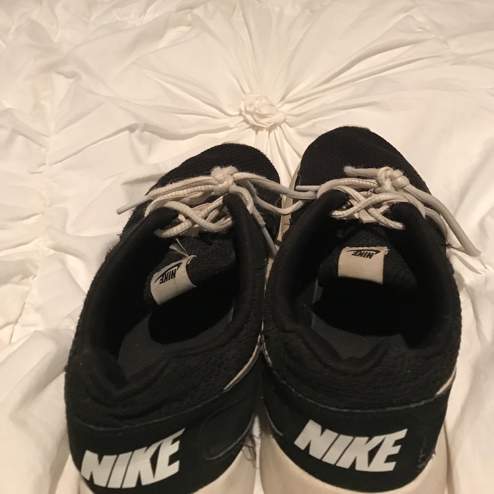 Black nike