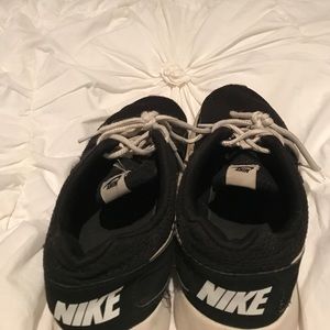 Black nike
