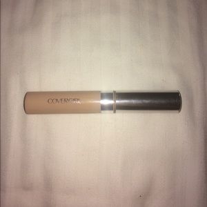 Covergirl Concealer (light pale)