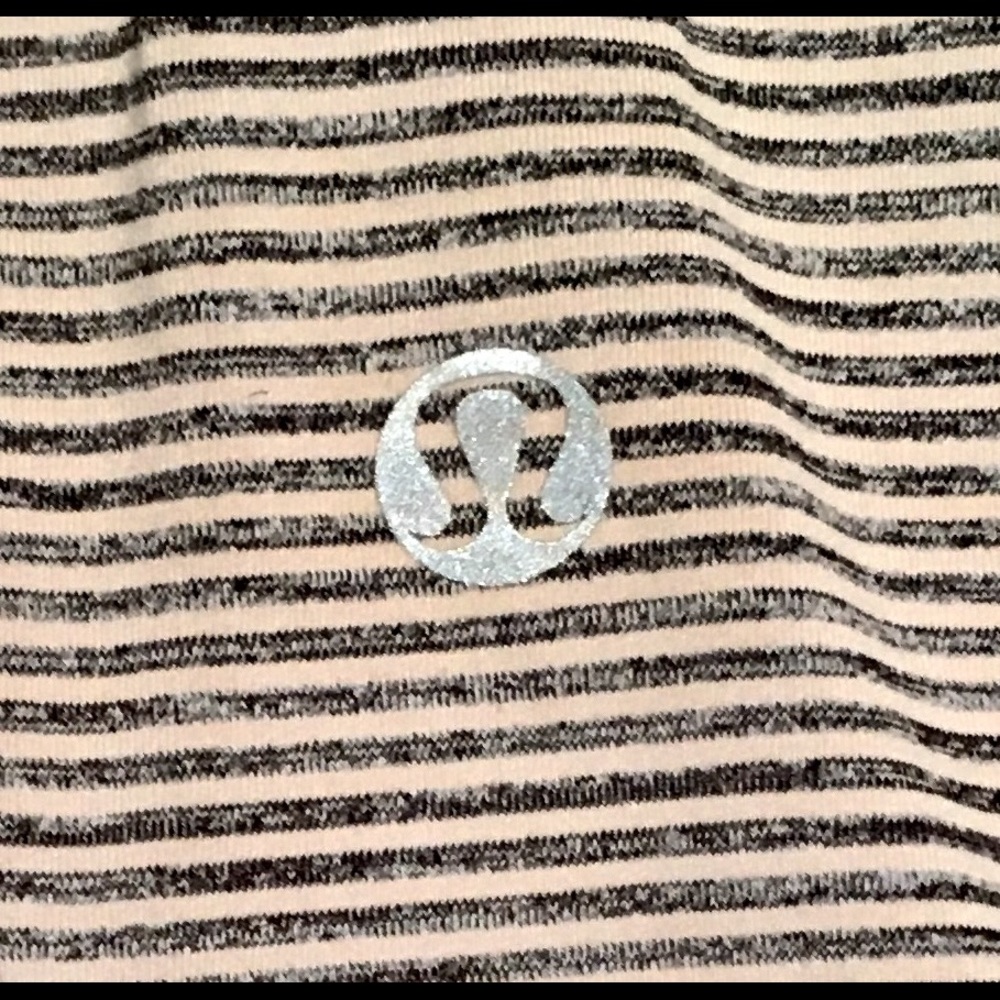 Lululemon top with built in bra