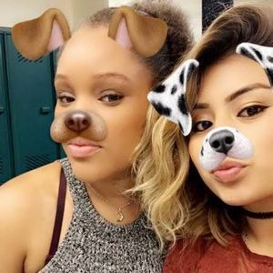 Meet your Posher, Desha