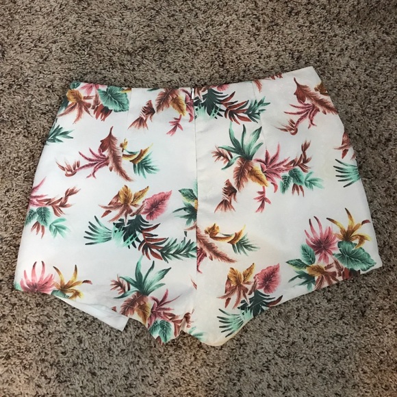 Floral skort - Picture 2 of 2
