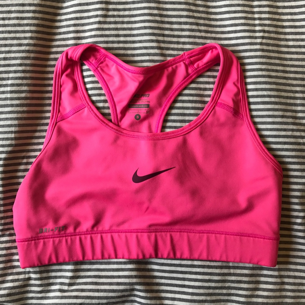 nike sports bra. small. guc.