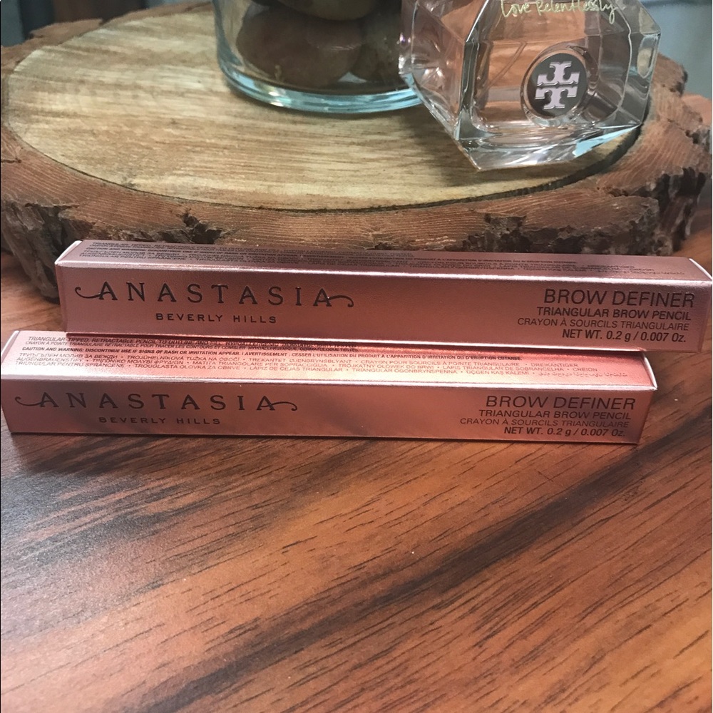 Anastasia brow definer in two tones