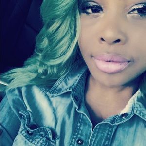 Meet your Posher, Samantha