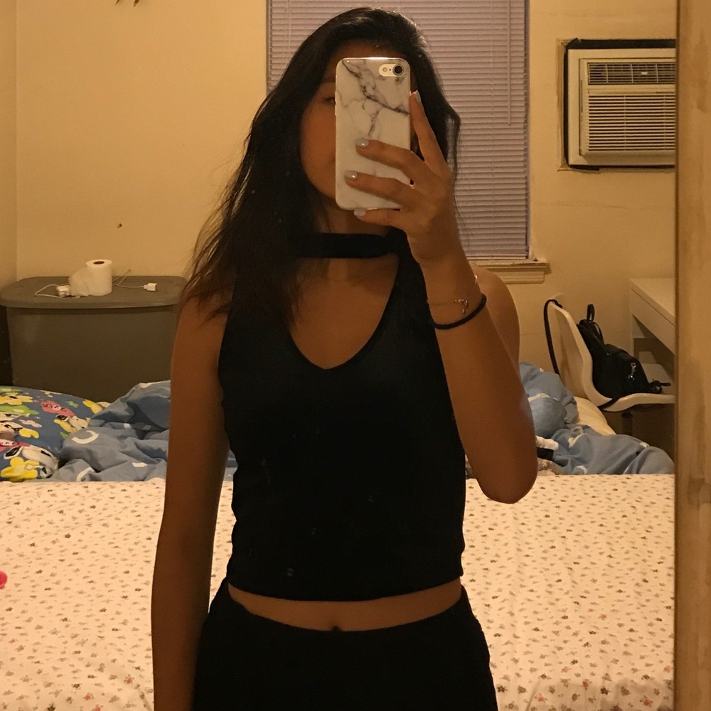 Streetwear society velvet choker crop top