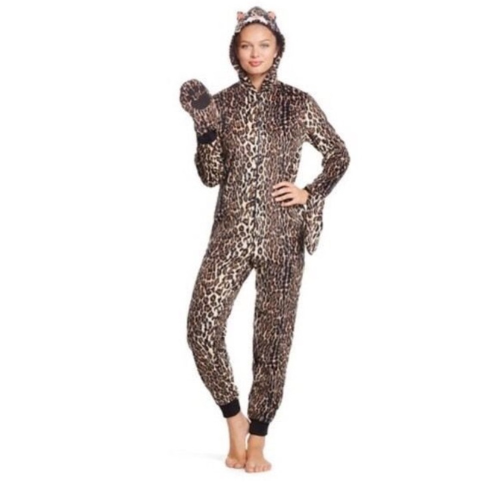 Warm and comfortable snuggle/ sleepwear