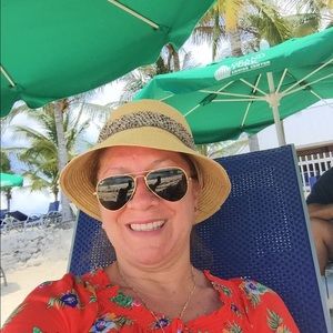 Meet your Posher, Marcela