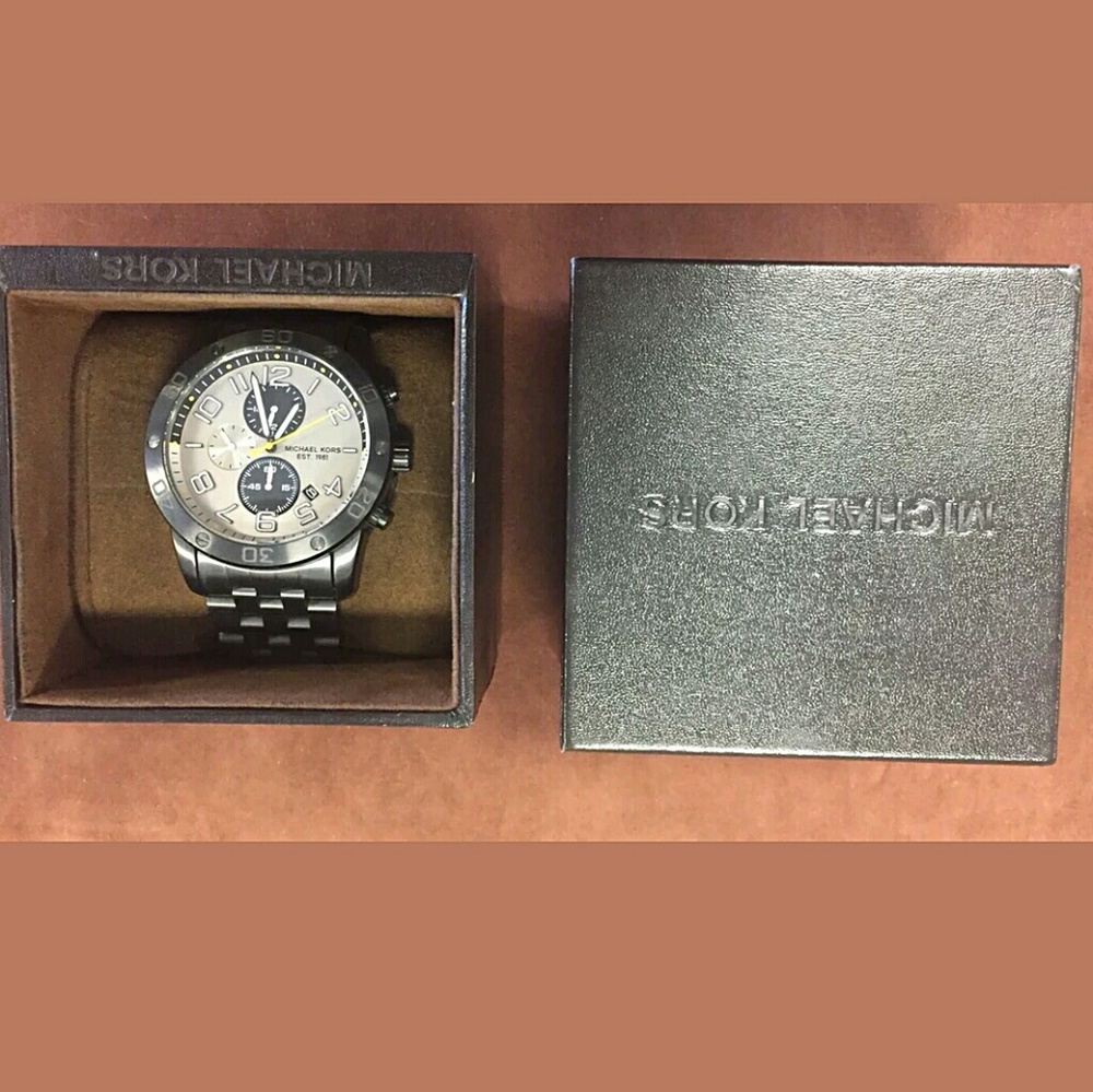 Brand new Michael Kors Gunmetal Stainless watch - Picture 3 of 5