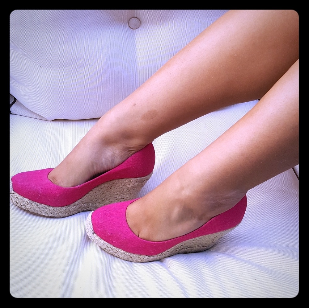 BCBG Hot pink canvas wedge size 7.5