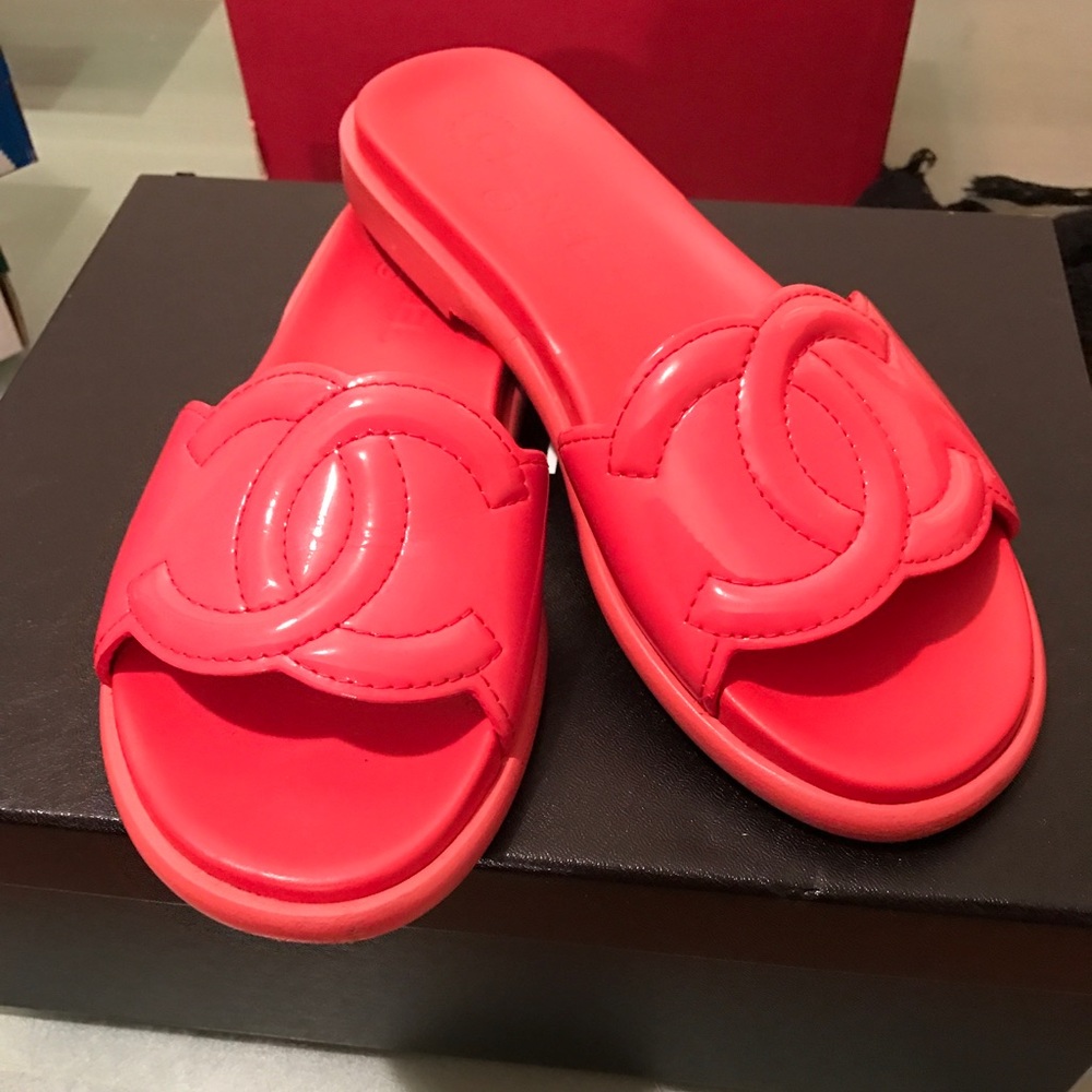 Chanel sandals brand new only been worn once
