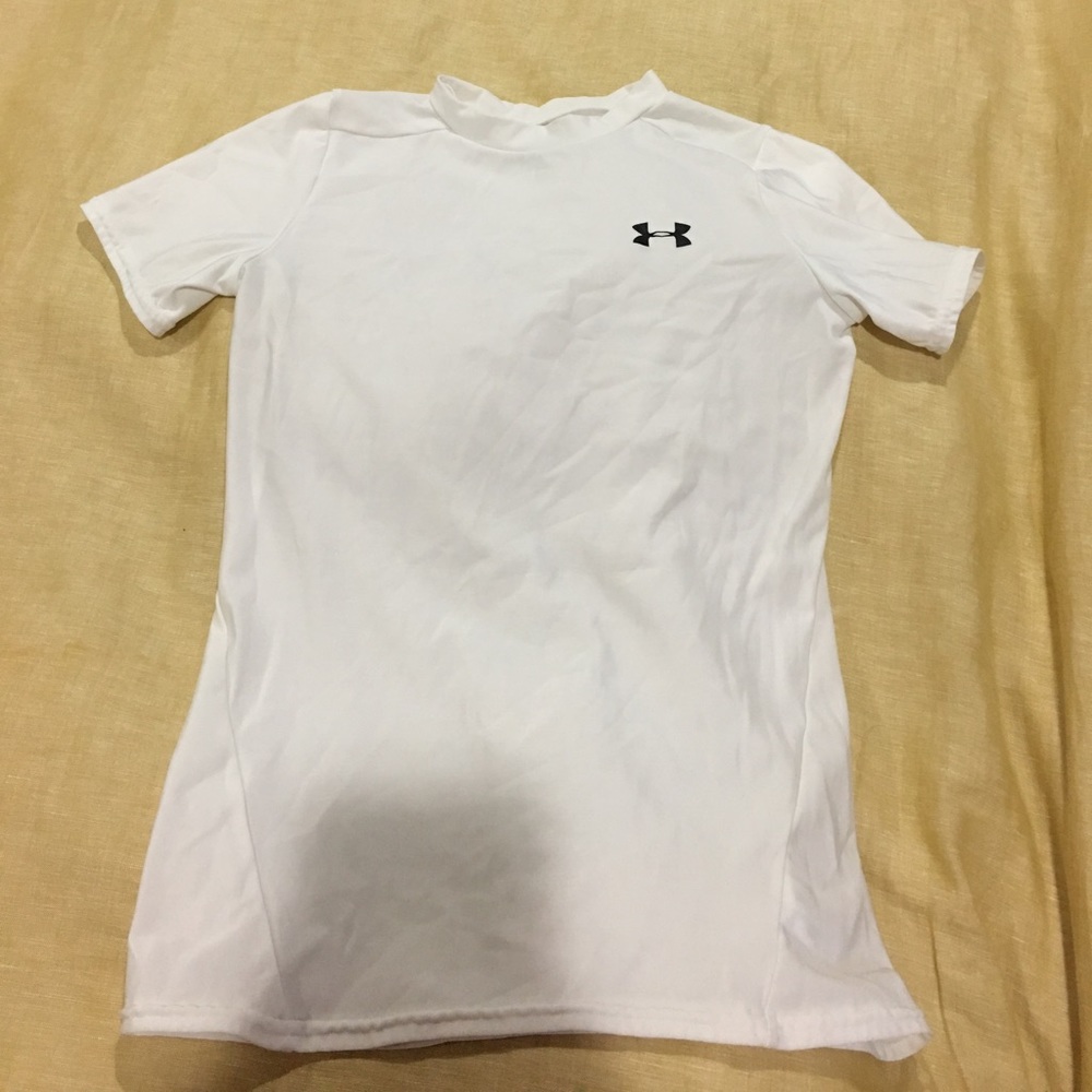 Youth fitted UA shirt