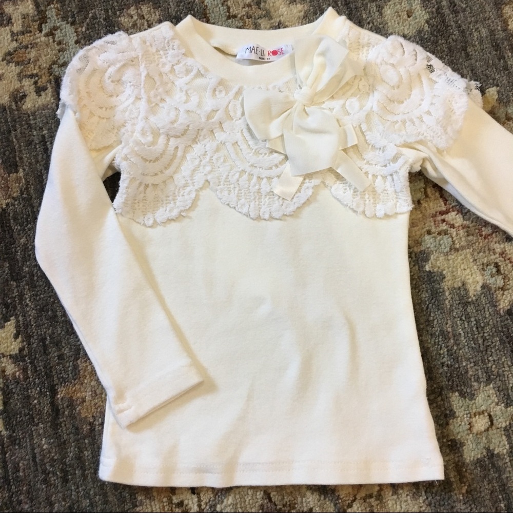 Adorable MAE LI ROSE top