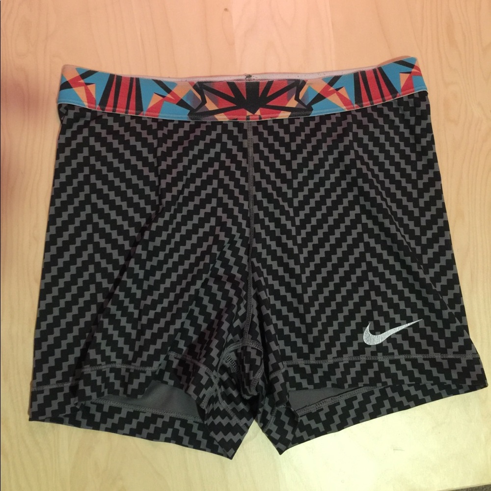 Nike pro spandex shorts with zig zag  pattern