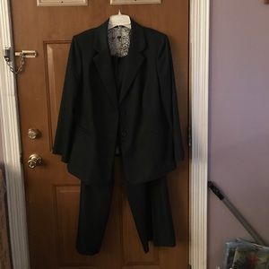 Tahari 2 PC pant suit. dress Denim blue