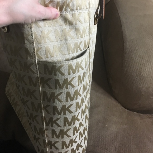 NWT Michael Kors jet set tote - Picture 4 of 8