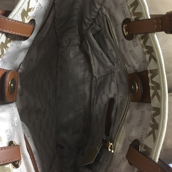 NWT Michael Kors jet set tote - Picture 7 of 8