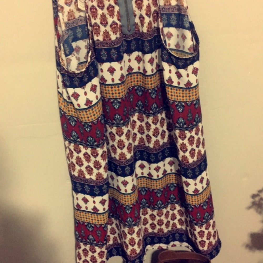 Fun pattern flowy tank :) - Picture 3 of 3