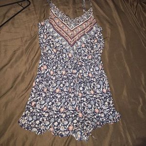 ✨✨ Q OUTLET ROMPER ✨✨