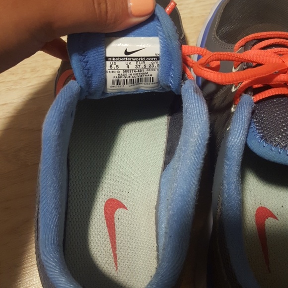 Nike training sneakers. Women's size 6.5. - Picture 3 of 6