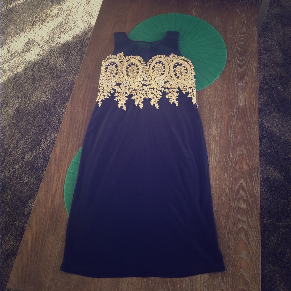 Beautiful formal dress for tween girls. Size 10.