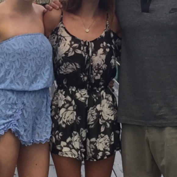 Black and white floral romper - Picture 2 of 2