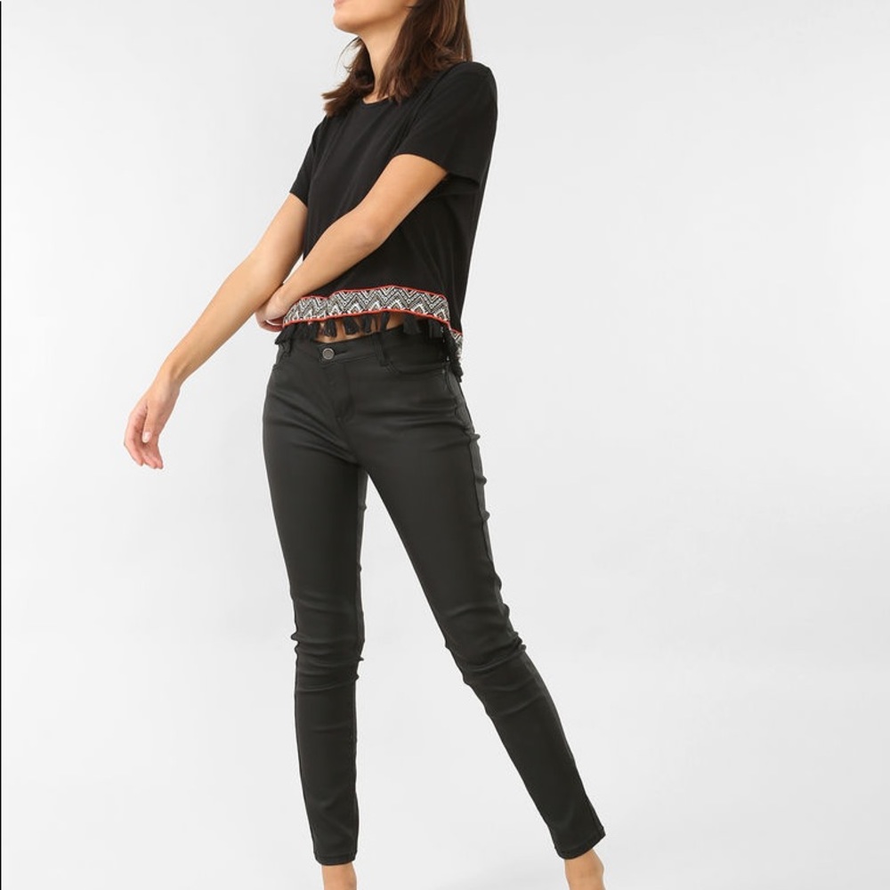 NWT Adorable Pimkie black crop top w/ gold detail