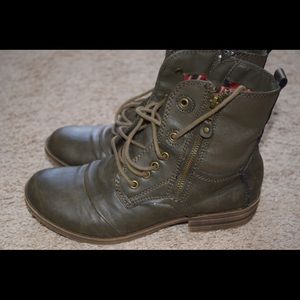American Rag Boots. Great condition. Size 8.5