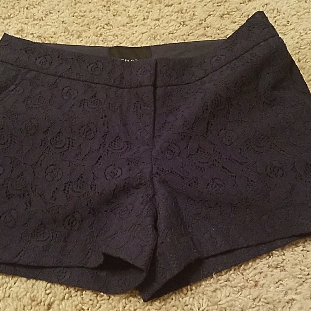 Cynthia Rowley navy lace shorts sz 0