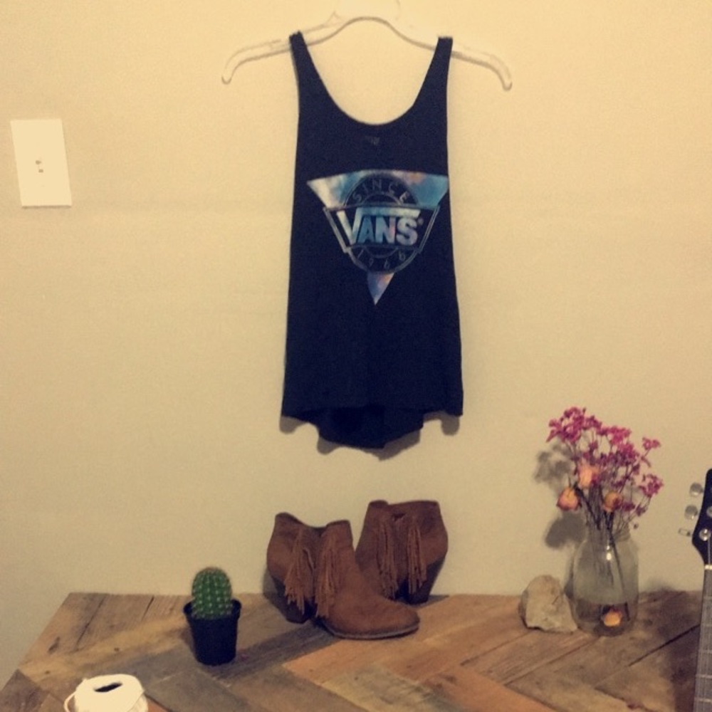 Vans v neck tank
