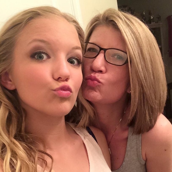 Meet your Posher's, Tonya & Madelyn - Picture 3 of 8