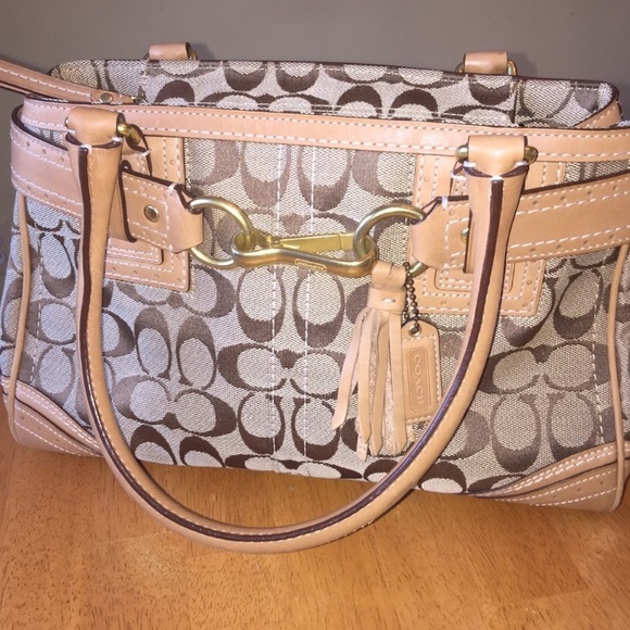 Coach Handbags - SALE❤️Coach Carryall Satchel Handbag