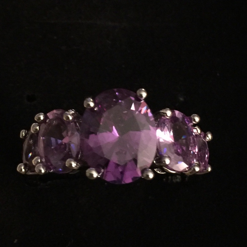 5 stone oval Amethyst and Sterling Silver ring.