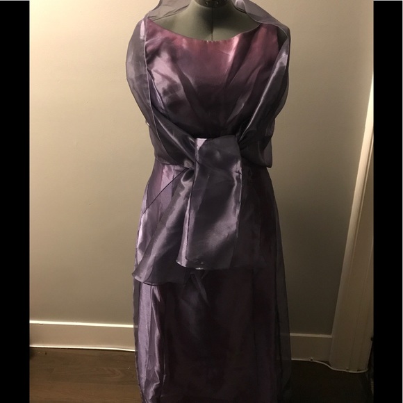 Gown.Never worn. Perfect for prom or bridesmaid. - Picture 1 of 5