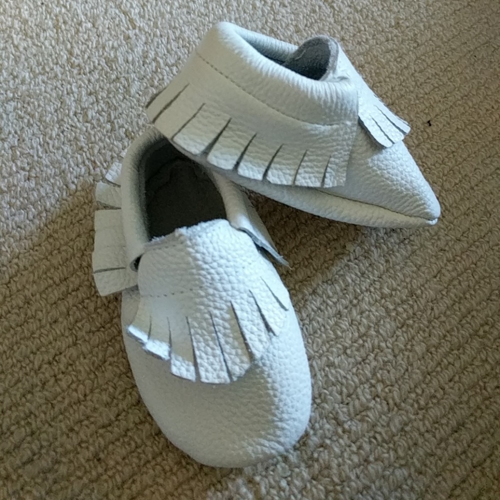 Italina leather baby moccasins in white leather