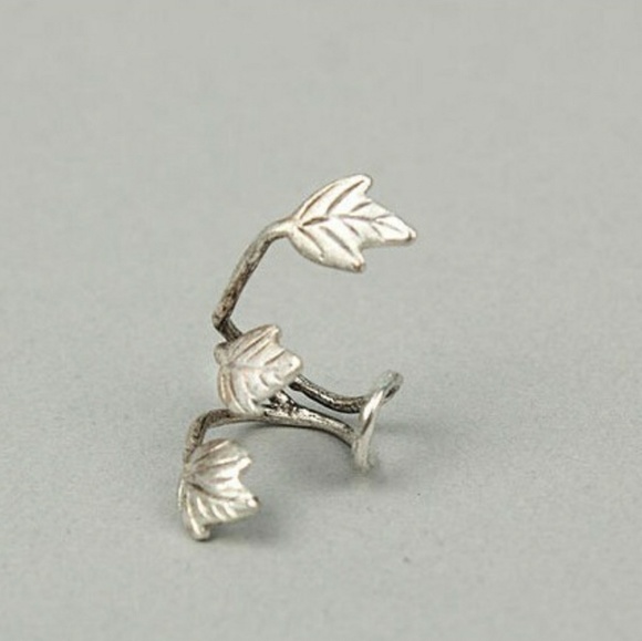 🌹Leaf Feather Clip Ear Cuff Earring! - Picture 3 of 7
